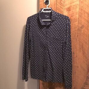 3/30$ Gap shirt  